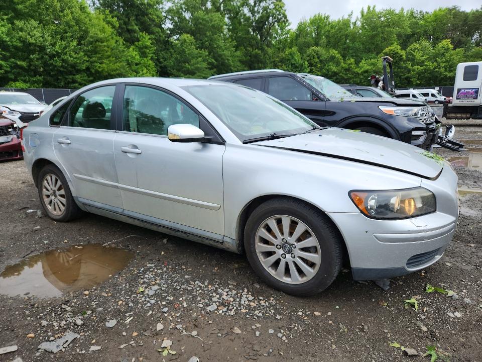2005 Volvo S40 VIN YV1MS382552108171 COPART salvage auction — FRONT END, Md - Cert Of Salvage > 75% Damage, sold $300 on 2026-07-07 (photo 4)