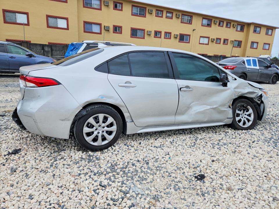 2025 Toyota Corolla VIN 5YFB4MDE0SP290243 COPART salvage auction — FRONT END, Fl - Certificate Of Destruction, sold $5,700 on 2026-07-31 (photo 3)