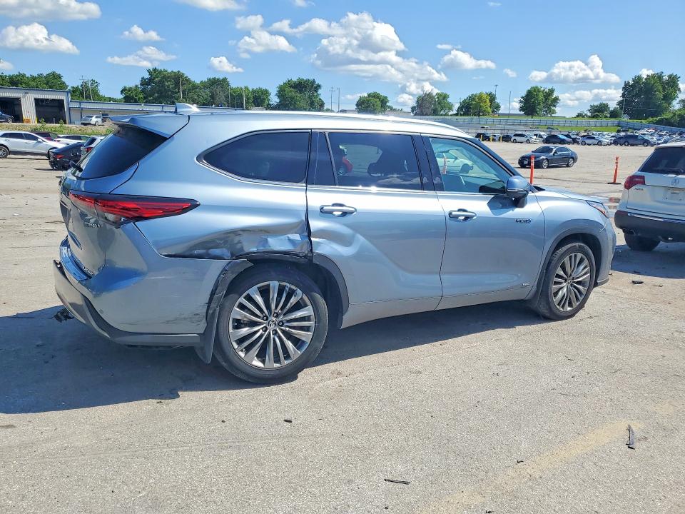 2021 Toyota Highlander VIN 5TDEBRCH1MS051368 COPART salvage auction — REAR END, Mo - Salvage Certificate Of Title, sold $8,400 on 2026-07-28 (photo 3)