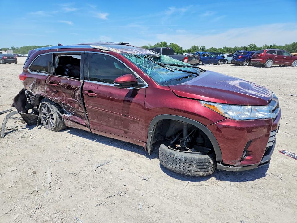 2018 Toyota Highlander VIN 5TDJZRFH6JS851293 COPART salvage auction — UNDERCARRIAGE, IL - SALVAGE CERTIFICATE, sold $4,000 on 2026-07-13 (photo 4)
