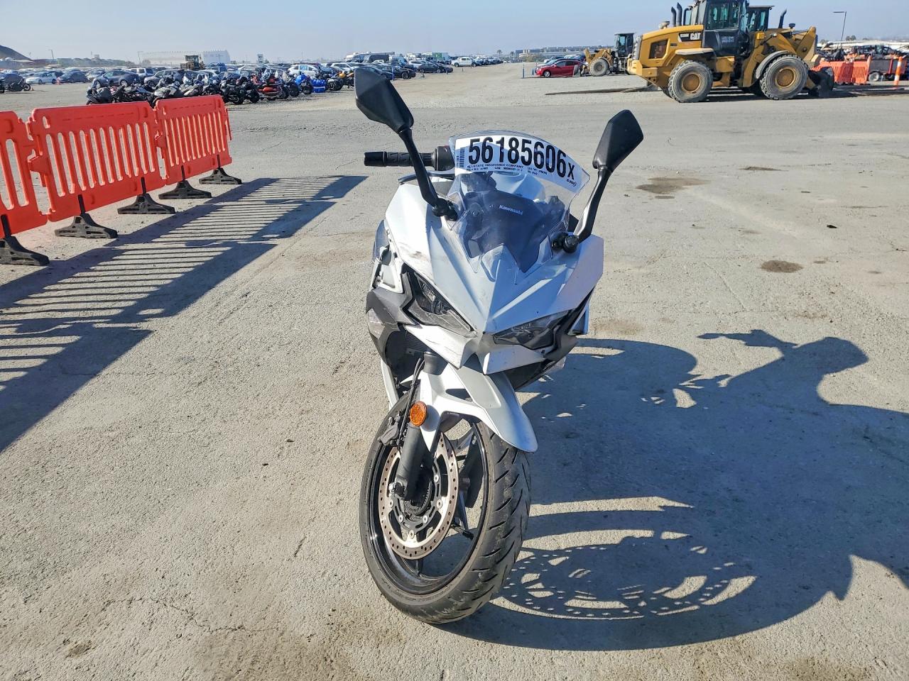 2025 Kawasaki EX500 VIN ML5EXGG15SDA70661 COPART salvage auction — Front End, CA - SALVAGE CERTIFICATE, sold $1,500 on 2026-07-09 (photo 2)