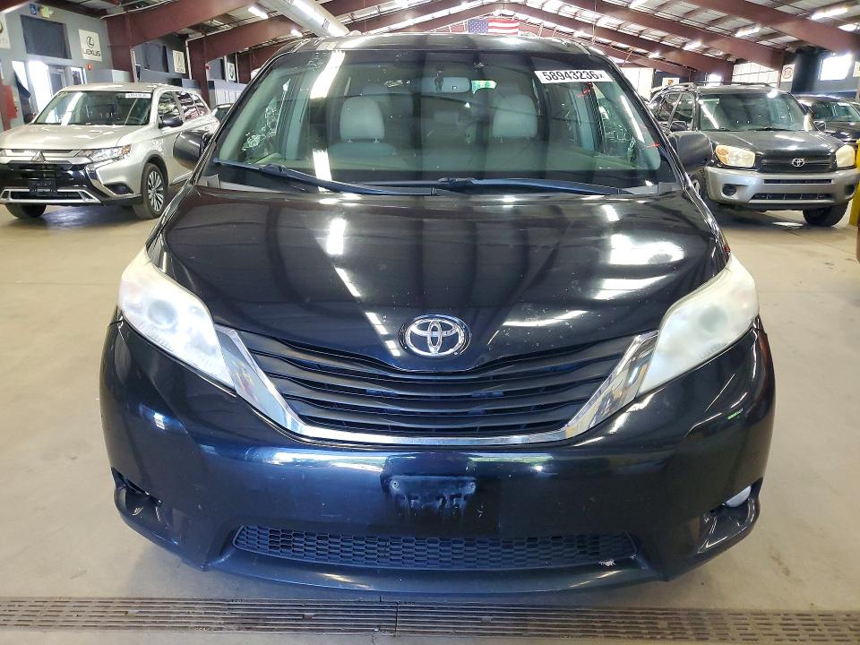 2017 Toyota Sienna VIN 5TDYZ3DC1HS823723 COPART salvage auction — REAR END, Ny - Certificate Of Title, sold $6,900 on 2026-07-27 (photo 5)