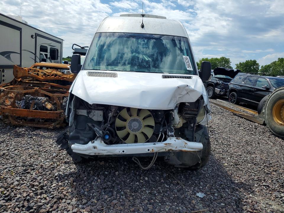 2015 Freightliner Sprinter 2500 VIN WDYPE8CCXFP136127 COPART salvage auction — FRONT END, IN - CERT OF TITLE-SALVAGE TITLE (P), sold $275 on 2026-07-22 (photo 5)