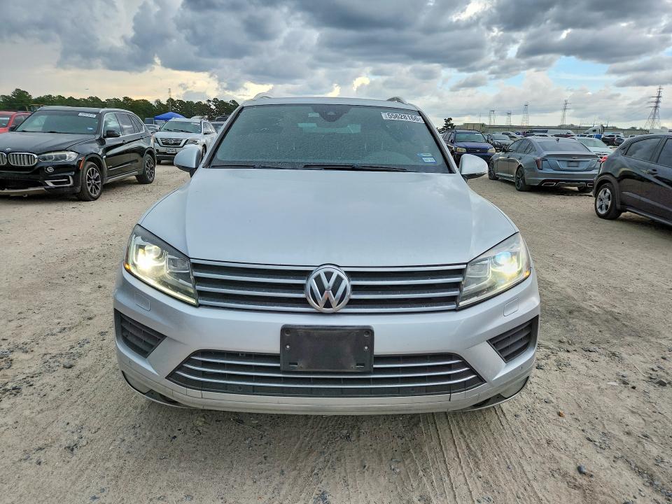 2017 Volkswagen Touareg VIN WVGRF7BP6HD001453 COPART salvage auction — REAR END, Tx - Salvage Vehicle Title, sold $1,350 on 2026-07-21 (photo 5)