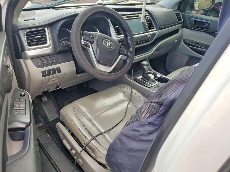 2015 Toyota Highlander VIN 5TDKKRFH3FS059635 COPART salvage auction — REAR END, Tx - Certificate Of Title, sold $1,950 on 2026-07-09 (photo 8)