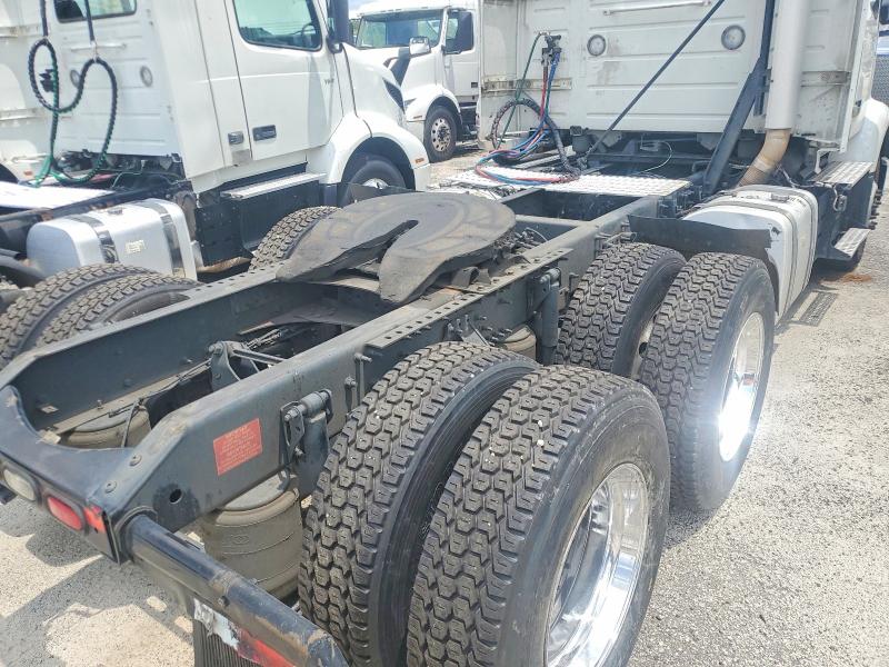 2021 Volvo Vnr VIN 4V4WC9EH2MN277069 COPART salvage auction — NORMAL WEAR, NC - CERTIFICATE OF TITLE, sold $12,700 on 2026-07-11 (photo 6)