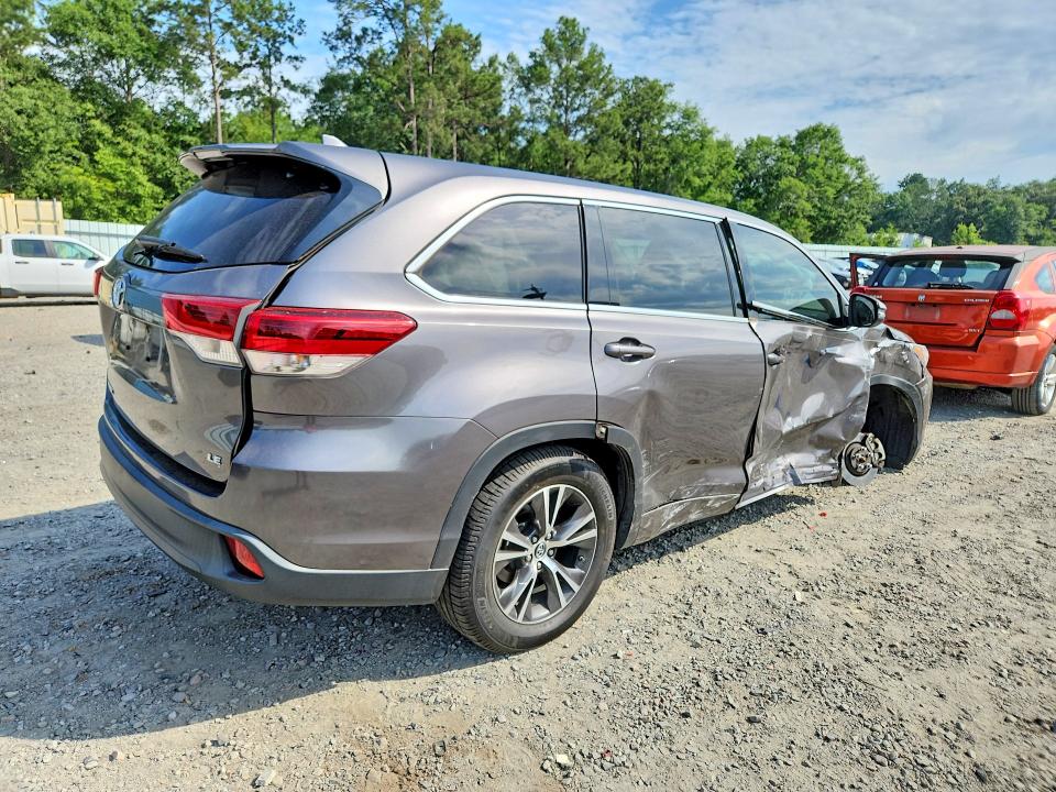 2017 Toyota Highlander VIN 5TDZZRFH1HS218066 COPART salvage auction — SIDE, Sc - Cert Of Title-Salvage, sold $6,800 on 2026-07-14 (photo 3)