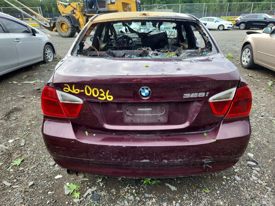 2008 BMW 3er VIN WBAVA37598NL52690 COPART salvage auction — INTERIOR BURN, Md - Cert Of Salvage > 75% Damage, sold $375 on 2026-08-04 (photo 6)