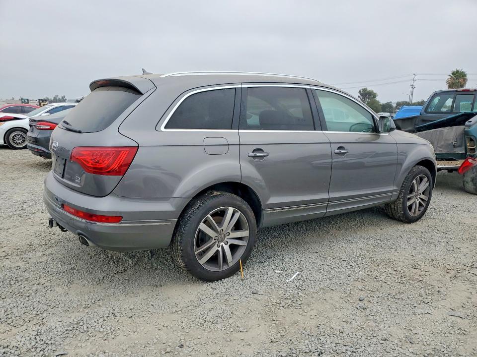 2014 Audi Q7 VIN WA1LMAFEXED003055 COPART salvage auction — MINOR DENT/SCRATCHES, Ca - Dis/Dlr/Exp Only Clean Title, sold $950 on 2026-07-24 (photo 3)