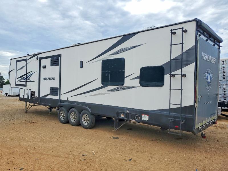 2019 Highland ridge Highlander series VIN 58TCHSCV7K3HH3083 COPART salvage auction — SIDE, TX - SALVAGE VEHICLE TITLE, sold $12,300 on 2026-09-18 (photo 3)