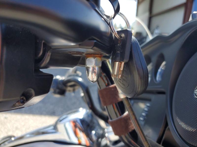 2015 Harley-davidson VIN 1HD1KBM14FB687881 COPART salvage auction — SIDE, Fl - Cert Of Title Slvg Rebuildable, sold $3,700 on 2026-07-02 (photo 8)