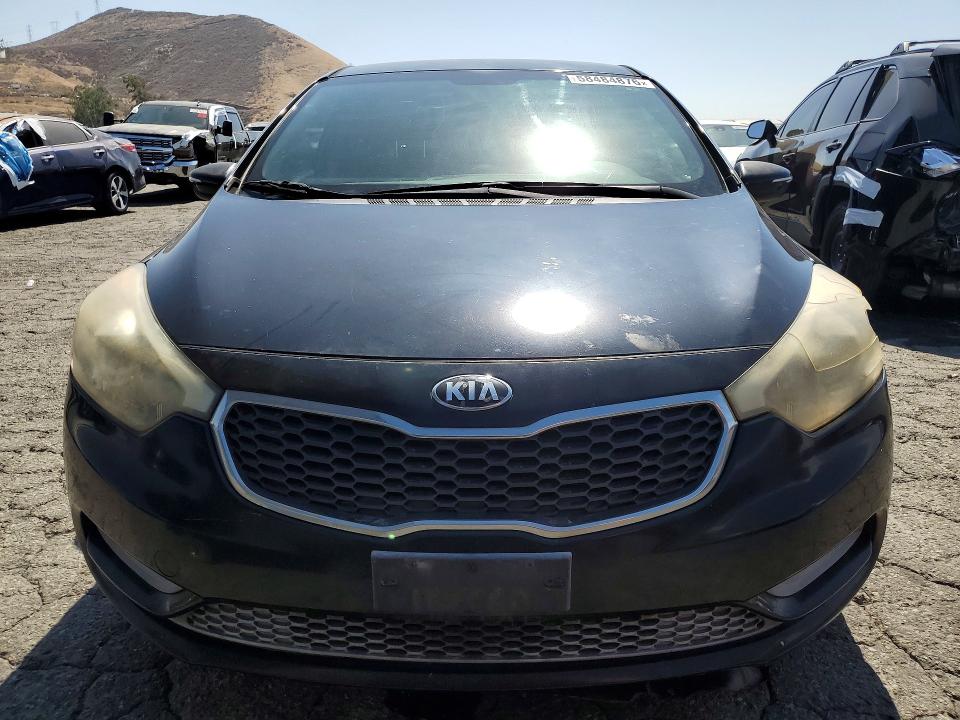 2015 Kia Forte VIN KNAFX4A6XF5422110 COPART salvage auction — MINOR DENT/SCRATCHES, Ca - App For Dup Clean Or Ac, sold $1,400 on 2026-07-25 (photo 5)