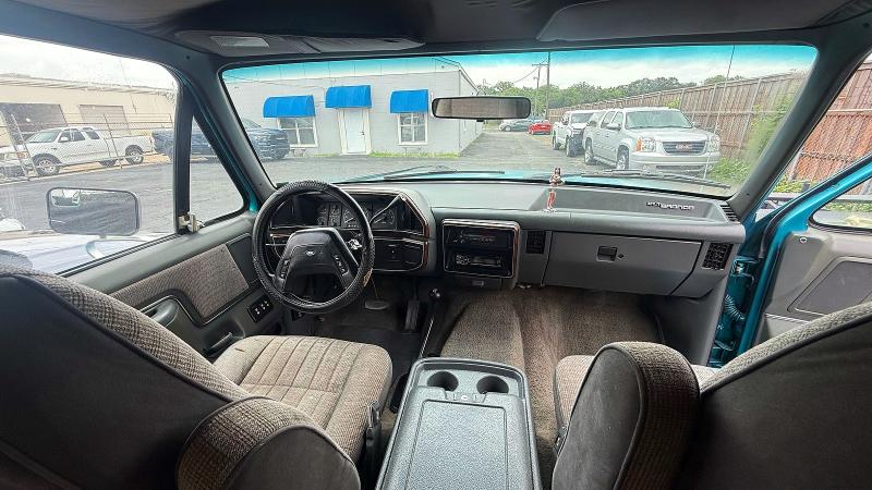 1990 Ford Bronco VIN 1FMEU15H7LLB17409 COPART salvage auction — NORMAL WEAR, Tx - Cert Of Title-Rebuilt Salvage (P), sold $3,050 on 2026-07-02 (photo 9)