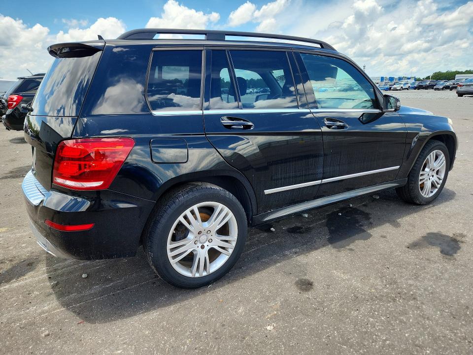 2015 Mercedes-benz VIN WDCGG5HB3FG392883 COPART salvage auction — REAR END, Fl - Cert Of Title Slvg Rebuildable, sold $4,000 on 2026-07-08 (photo 3)