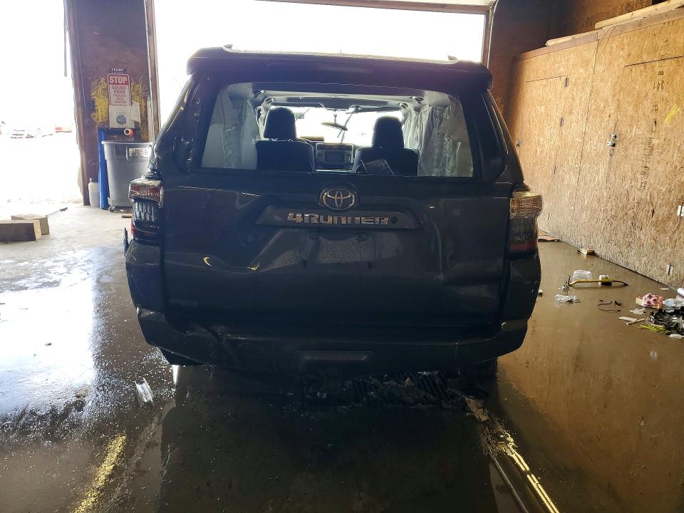 2018 Toyota 4runner VIN JTEBU5JR9J5579206 COPART salvage auction — ROLLOVER, PA - CERTIFICATE OF SALVAGE, sold $4,550 on 2026-07-02 (photo 6)