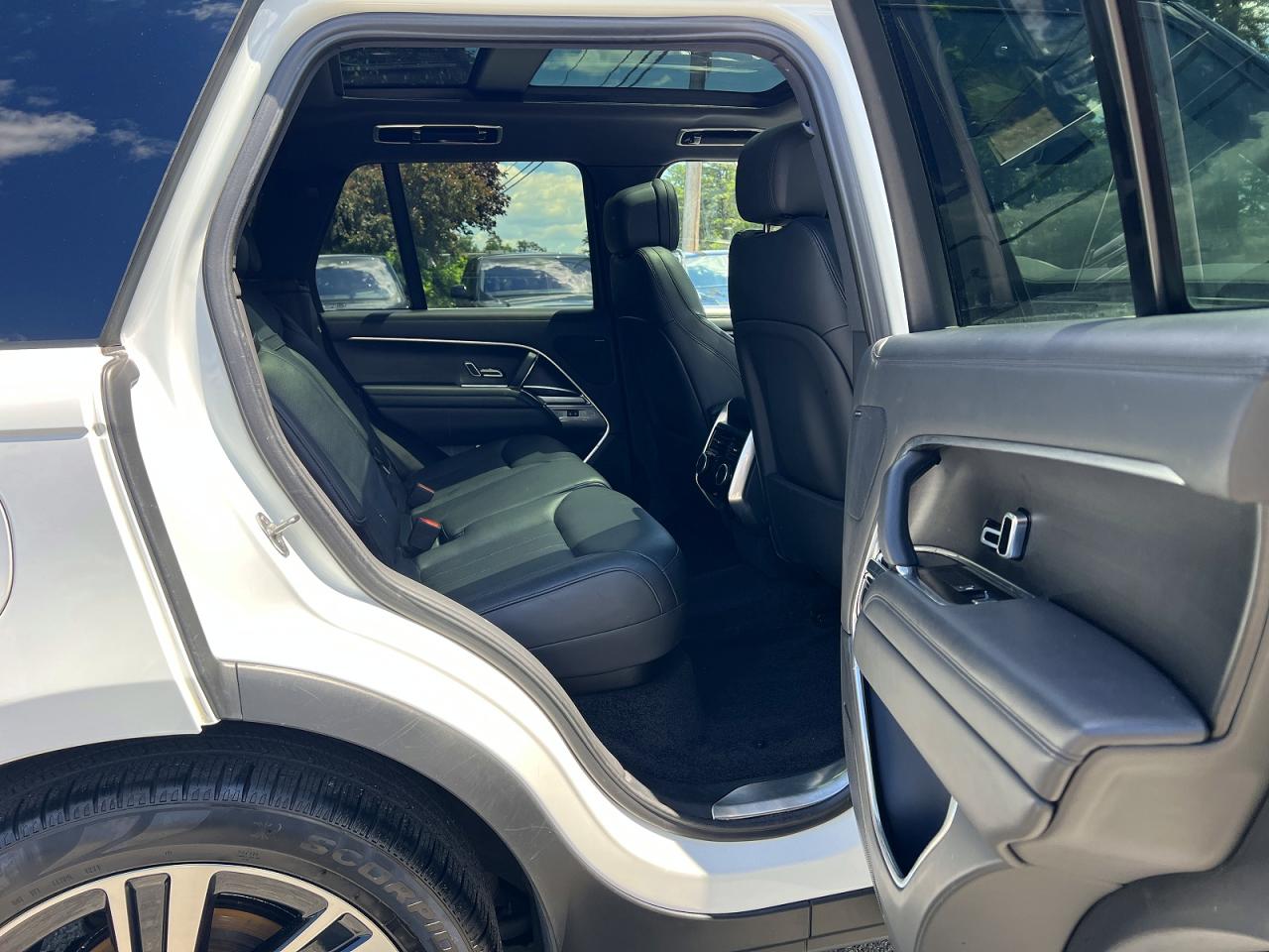 2023 Land rover RANGE ROVER VIN SALKP9FU3PA038404 COPART salvage auction — Minor Dent/Scratches, GA - CERTIFICATE OF TITLE (P), sold $65,500 on 2026-07-22 (photo 6)