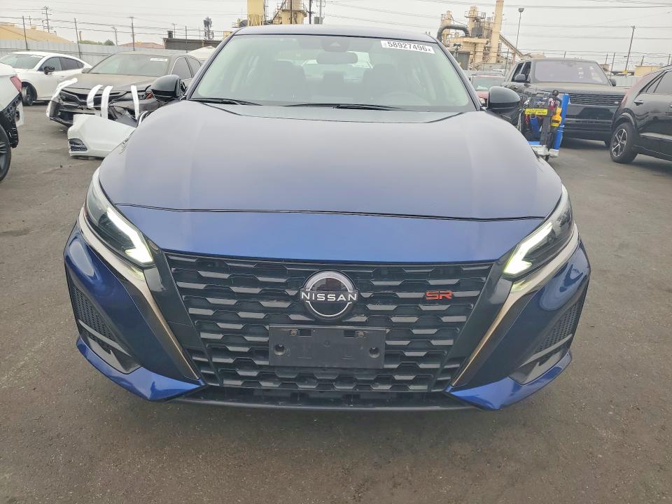 2023 Nissan Altima VIN 1N4BL4CV9PN359994 COPART salvage auction — MINOR DENT/SCRATCHES, Ca - Dis/Dlr/Exp Only Clean Title, sold $10,300 on 2026-07-27 (photo 5)