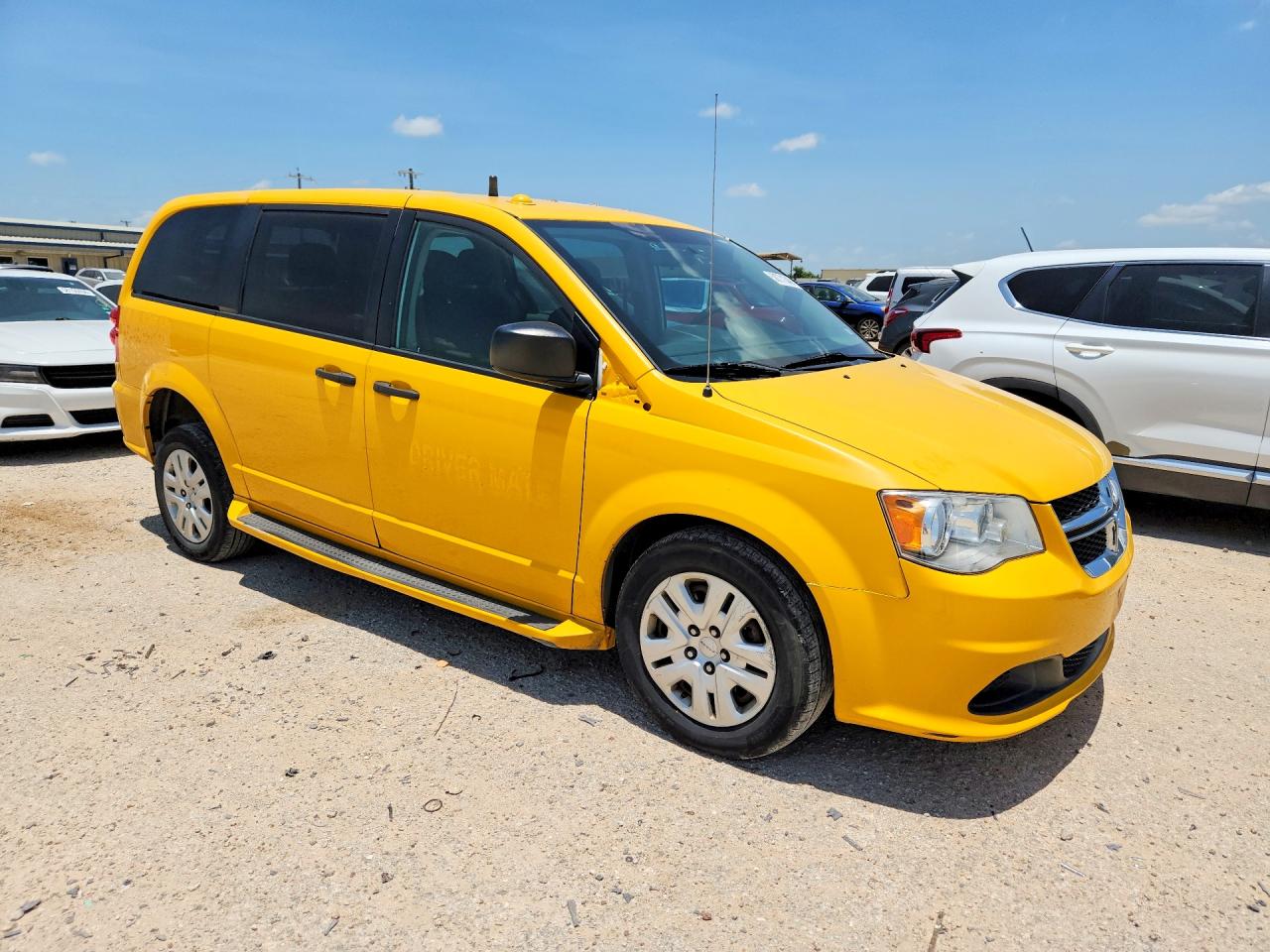 2019 Dodge Grand Caravan VIN 2C4RDGBG9KR754361 COPART salvage auction — Minor Dent/Scratches, TX - CERTIFICATE OF TITLE, sold $1,350 on 2026-07-03 (photo 4)