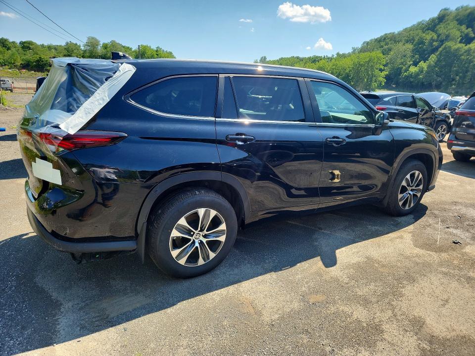 2026 Toyota Highlander VIN 5TDKDRBH5TS604200 COPART salvage auction — REAR END, Nj - Cert Of Title-Salvage, sold $17,300 on 2026-07-30 (photo 3)