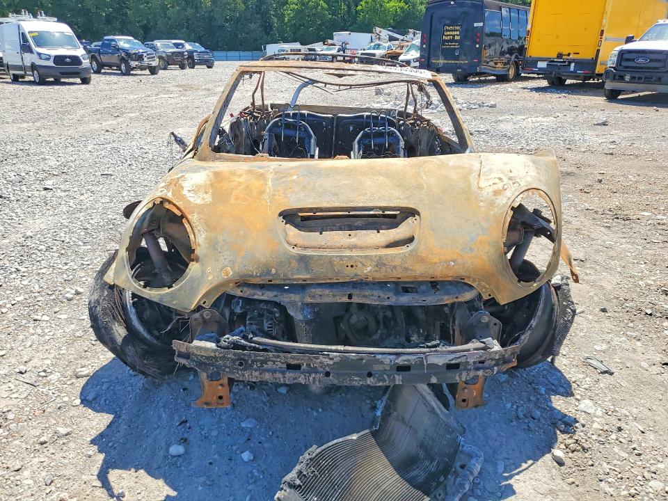 2011 Mini Cooper VIN WMWZP3C55BTX83147 COPART salvage auction — BURN, Ms - Cert Of Title-Salvaged, sold $15 on 2026-08-14 (photo 5)