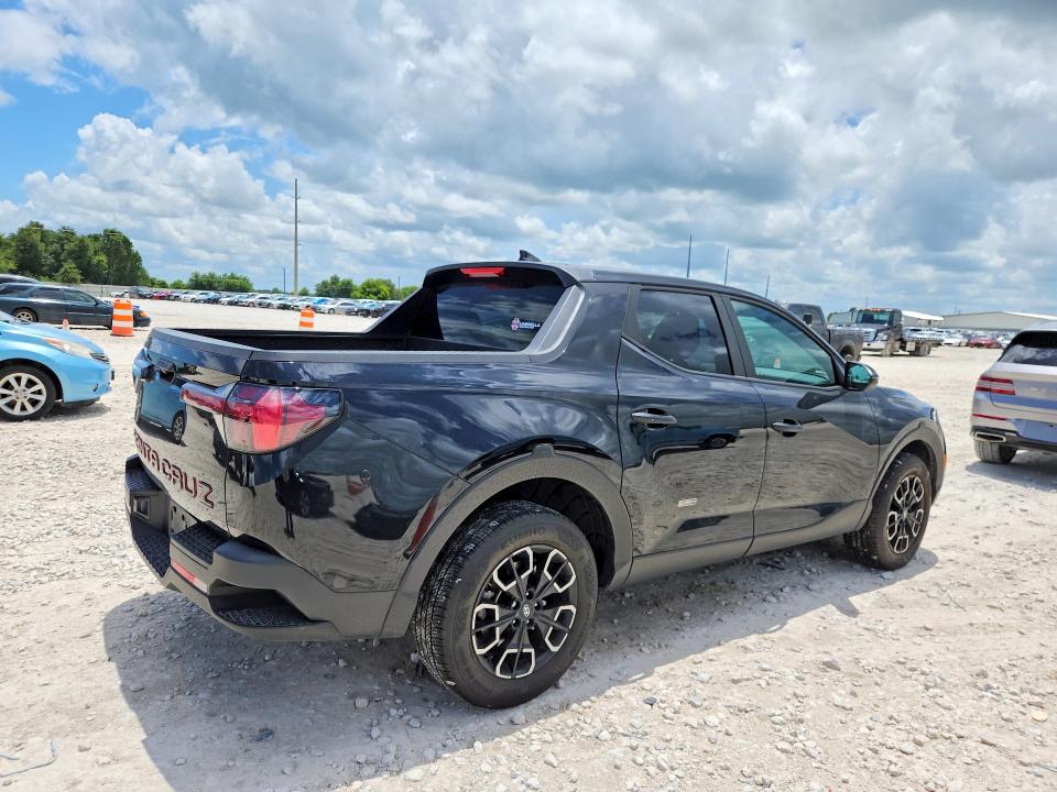 2024 Hyundai Santa cruz VIN 5NTJB4DE3RH112532 COPART salvage auction — SIDE, Tx - Salvage Vehicle Title, sold $6,500 on 2026-07-16 (photo 3)