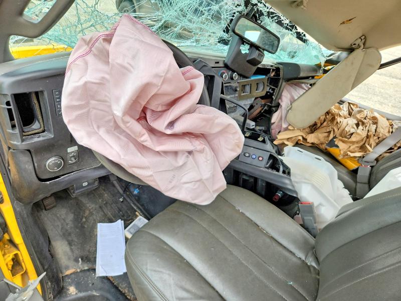 2022 Gmc Savana VIN 7GZ37TC7XNN000247 COPART salvage auction — ALL OVER, Az - Cert Of Title - Salvage, sold $2,500 on 2026-07-02 (photo 8)