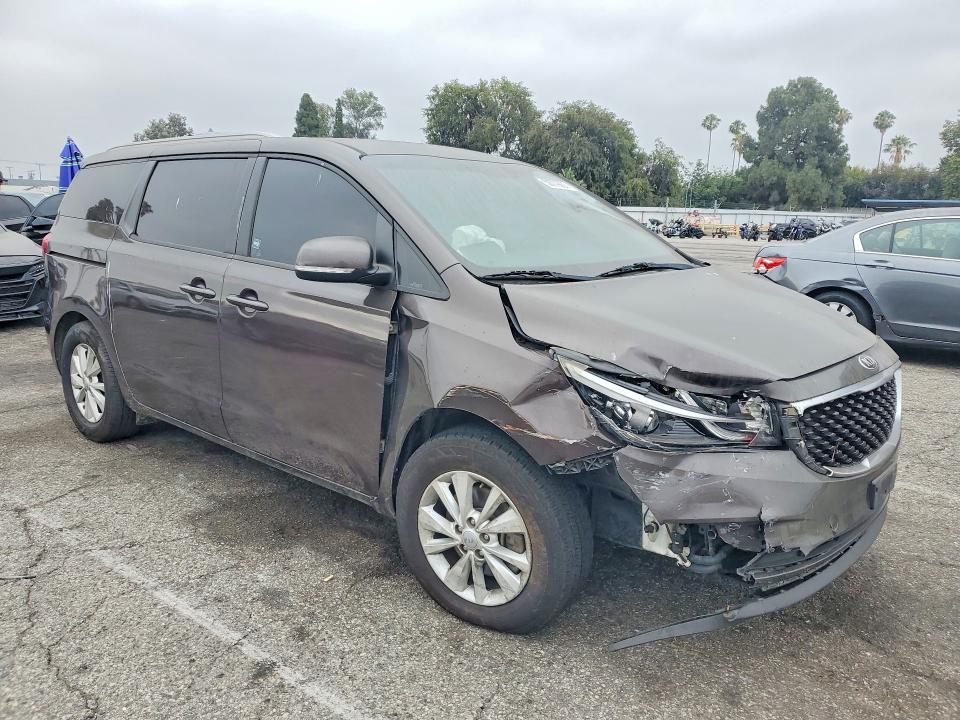 2015 Kia SEDONA VIN KNDMB5C16F6027996 COPART salvage auction — FRONT END, CA - LIEN PAPERS-CLEAN OR AC, sold $775 on 2026-07-24 (photo 4)