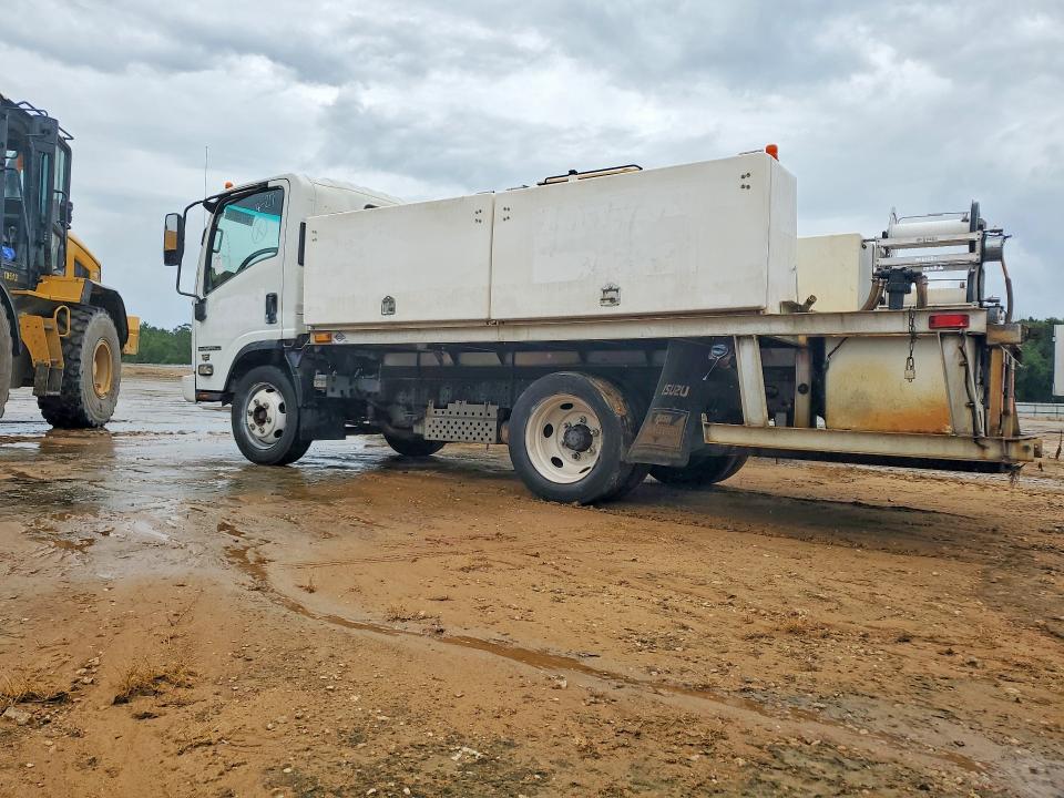 2012 Isuzu Npr VIN 54DC4W1B2CS803319 COPART salvage auction — MINOR DENT/SCRATCHES, FL - CERTIFICATE OF TITLE, sold $3,850 on 2026-07-08 (photo 2)