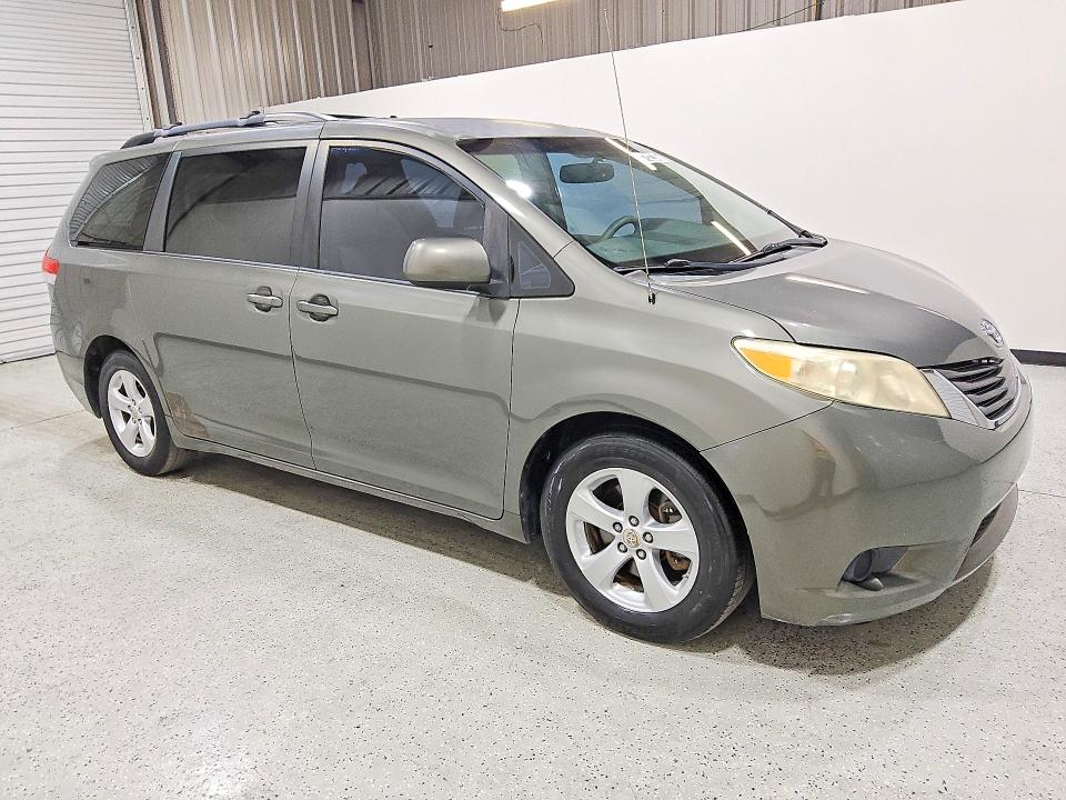 2011 Toyota Sienna VIN 5TDKK3DC4BS103012 COPART salvage auction — MECHANICAL, FL - CERTIFICATE OF TITLE, sold $1,800 on 2026-07-16 (photo 4)
