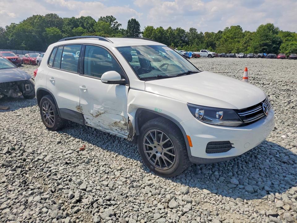 2018 Volkswagen Tiguan VIN WVGBV7AX5JK005503 COPART salvage auction — SIDE, Nc - Salvage Certificate Of Title, sold $2,500 on 2026-08-05 (photo 4)