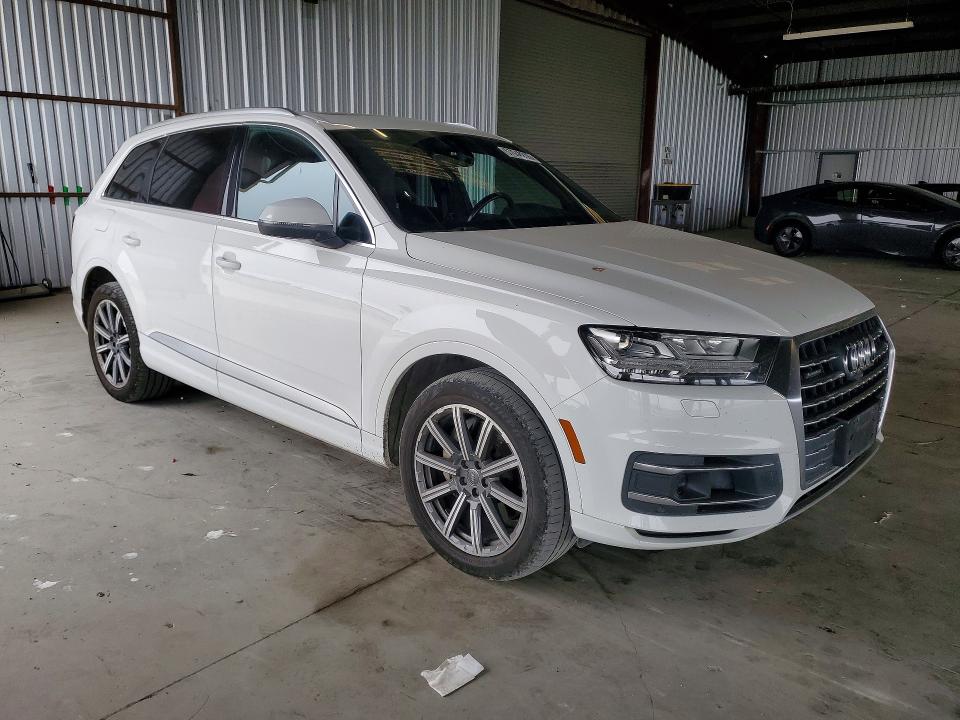 2018 Audi VIN WA1LAAF7XJD012990 COPART salvage auction — MINOR DENT/SCRATCHES, Ca - Dis/Dlr/Exp Only Clean Title, sold $3,300 on 2026-07-13 (photo 4)