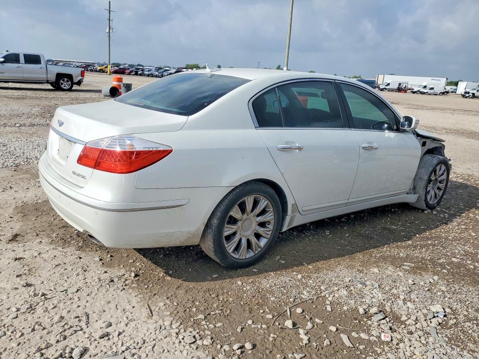 2009 Hyundai Genesis VIN KMHGC46E79U034924 COPART salvage auction — FRONT END, Tx - Salvage Vehicle Title, sold $1,550 on 2026-07-20 (photo 3)