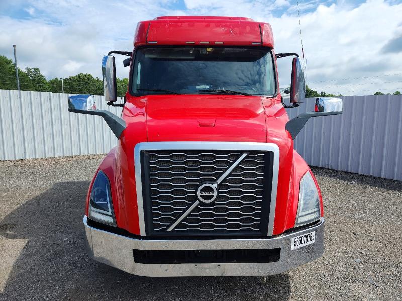 2021 Volvo Vnl VIN 4V4NC9EH1MN248335 COPART salvage auction — MINOR DENT/SCRATCHES, Ms - Certificate Of Title, sold $23,600 on 2026-07-28 (photo 9)
