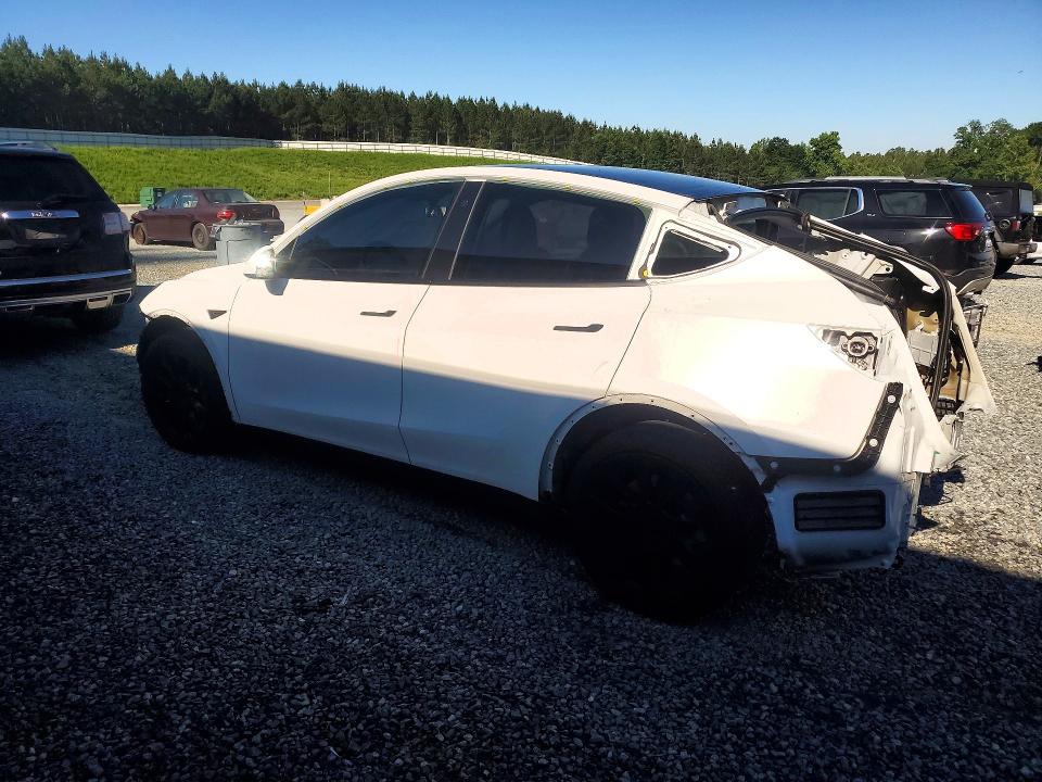 2022 Tesla Model y VIN 7SAYGDEE1NF439763 COPART salvage auction — REAR END, Nc - Salvage Certificate Of Title, sold $350 on 2026-07-30 (photo 2)