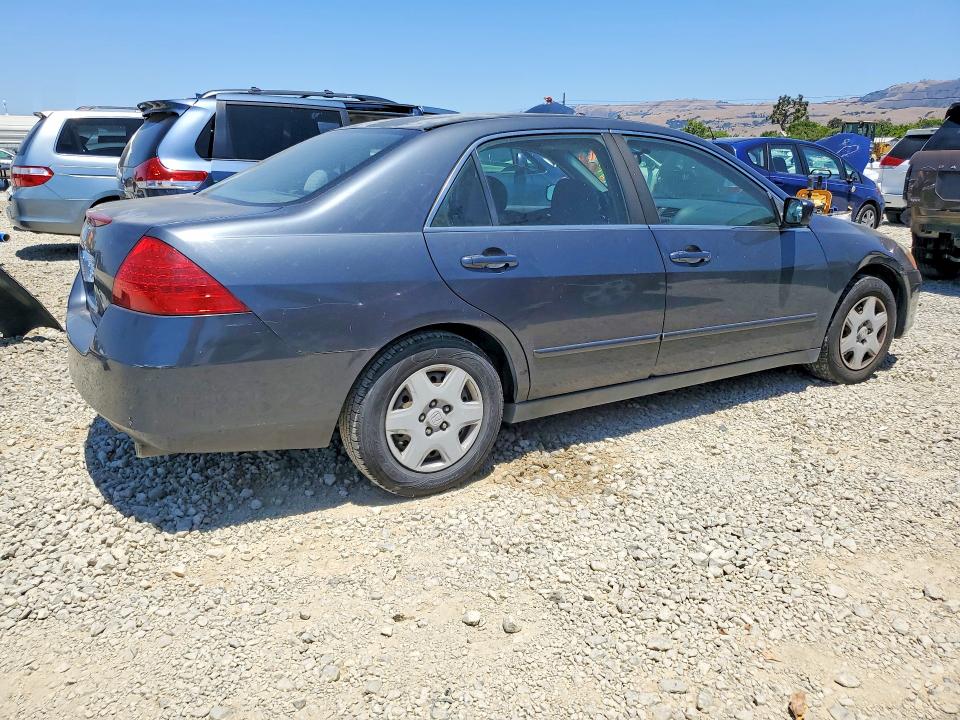 2006 Honda Accord VIN JHMCM56426C001889 COPART salvage auction — MINOR DENT/SCRATCHES, Ca - Dis/Dlr/Exp App For Dup Clean, sold $900 on 2026-07-28 (photo 3)