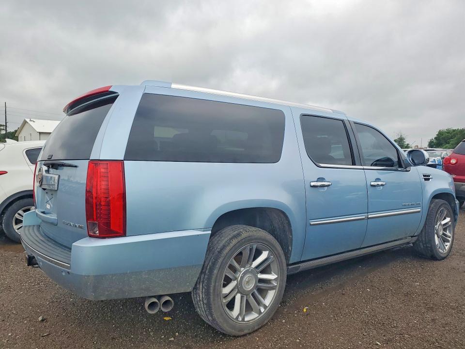2011 Cadillac Escalade VIN 1GYS4KEF8BR260418 COPART salvage auction — FRONT END, IA - CERT OF TITLE-SALVAGE TITLE, sold $1,700 on 2026-07-31 (photo 3)