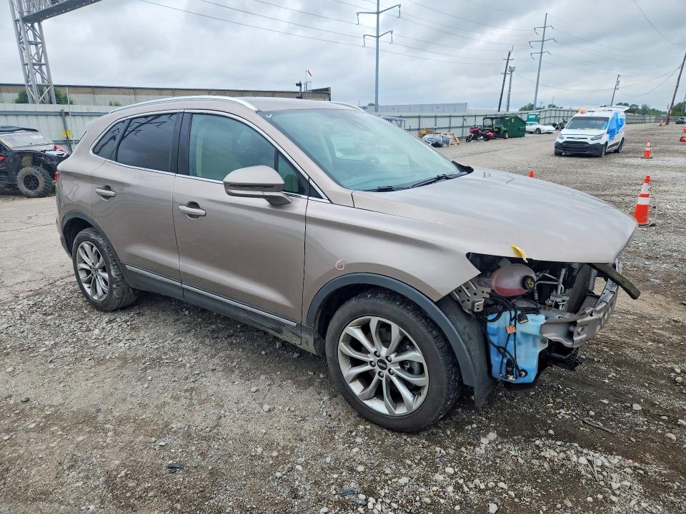 2019 Lincoln VIN 5LMCJ2C91KUL17225 COPART salvage auction — FRONT END, OH - CERT OF TITLE-SALVAGE, sold $2,200 on 2026-07-02 (photo 4)