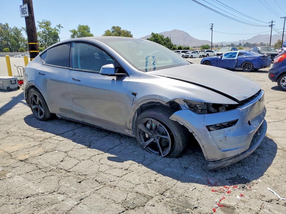 2026 Tesla Model y VIN 7SAYGDEE2TF343637 COPART salvage auction — FRONT END, Salvage Title, sold $18,400 on 2026-07-13 (photo 4)