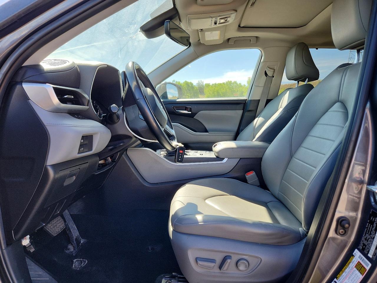 2020 Toyota VIN 5TDGZRAH9LS021461 COPART salvage auction — Hail, CO - CERT OF TITLE-REBUILT SALVAGE, sold $12,700 on 2022-12-13 (photo 7)