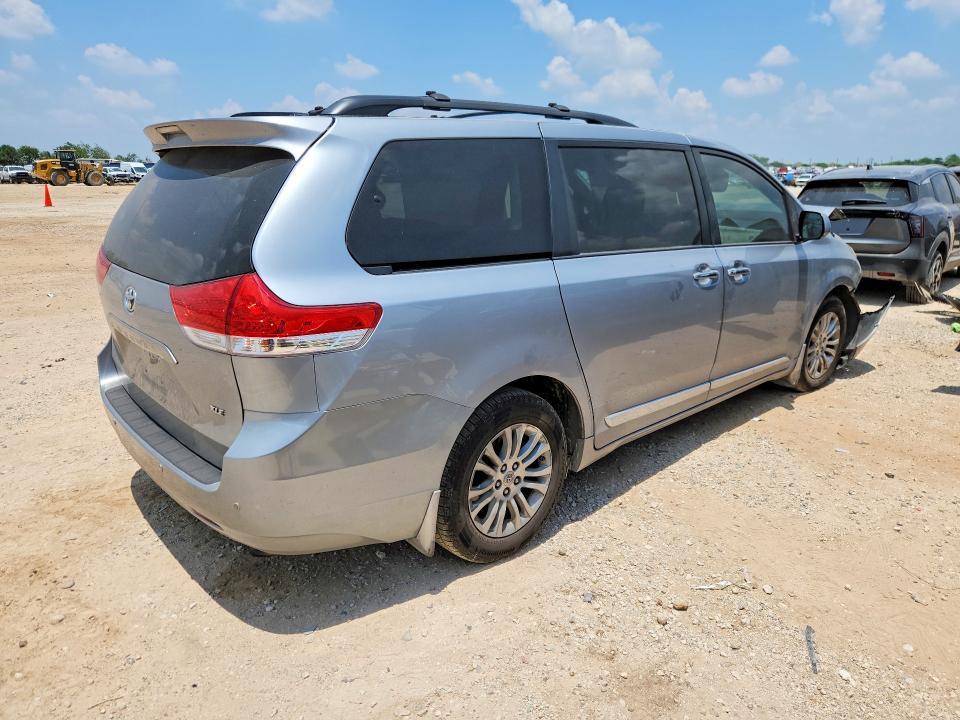 2014 Toyota VIN 5TDYK3DC2ES422522 COPART salvage auction — FRONT END, Tx - Salvage Vehicle Title, sold $2,250 on 2026-07-09 (photo 3)