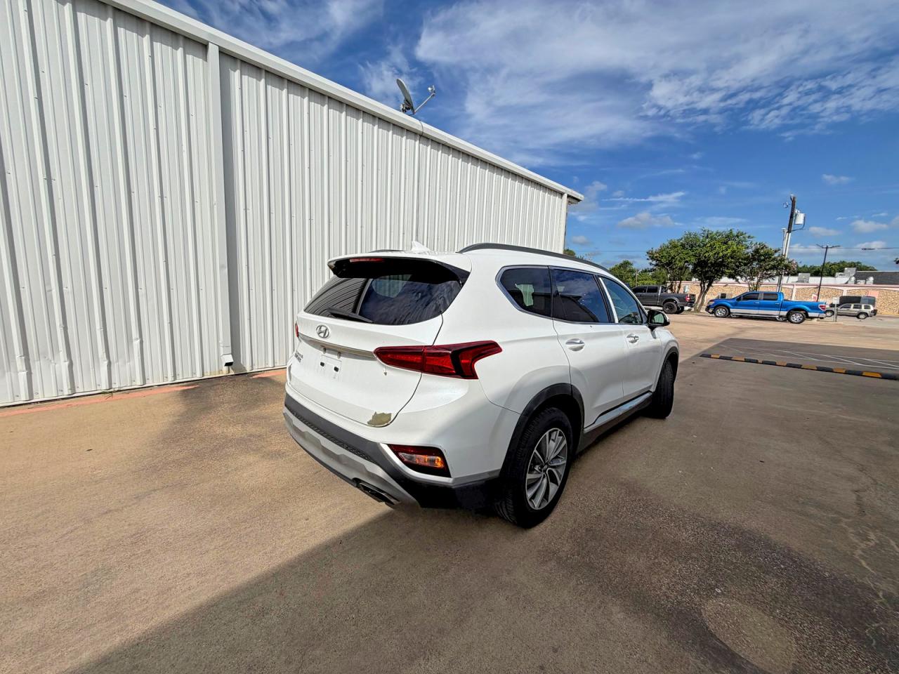 2020 Hyundai Santa Fe VIN 5NMS33AD4LH142696 COPART salvage auction — Minor Dent/Scratches, OK - CERTIFICATE OF TITLE (P), sold $7,900 on 2026-07-03 (photo 4)