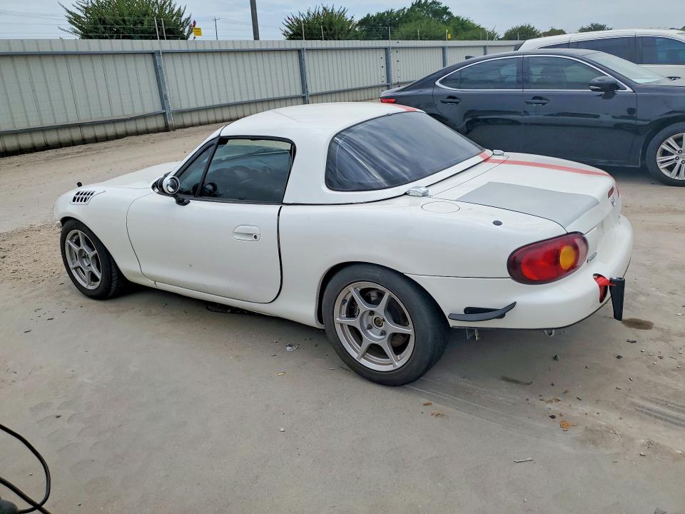 1999 Mazda Mx-5 VIN JM1NB3538X0100989 COPART salvage auction — WATER/FLOOD, Tx - Salvage Title-Flood Damage, sold $5,300 on 2026-07-23 (photo 2)