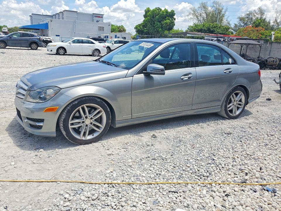 2013 Mercedes-benz VIN WDDGF8AB6DA812274 COPART salvage auction — MINOR DENT/SCRATCHES, Fl - Cert Of Title Slvg Rebuildable, sold $2,350 on 2026-07-17 (photo 1)