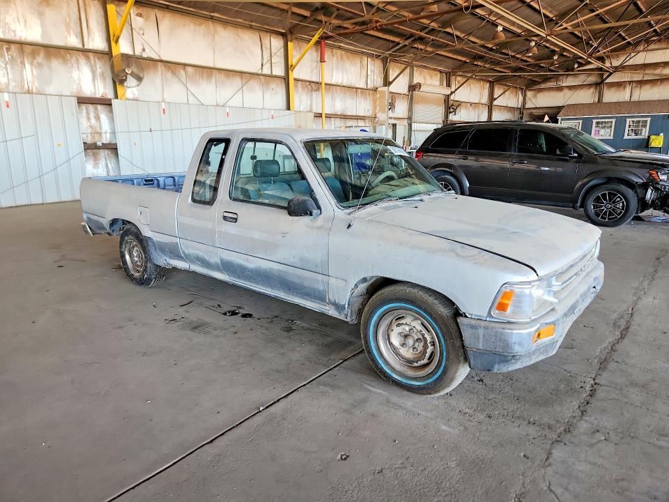 1991 Toyota Pickup VIN JT4VN93D6M5025150 COPART salvage auction — MINOR DENT/SCRATCHES, Az - Certificate Of Title, sold $800 on 2026-07-13 (photo 4)