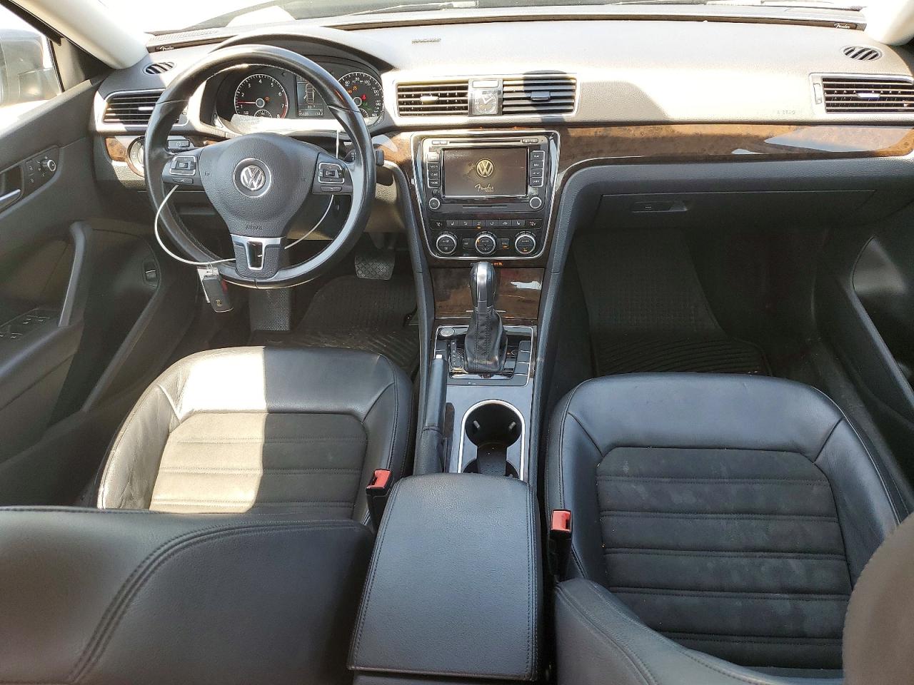 2015 Volkswagen Passat VIN 1VWCT7A36FC100176 COPART salvage auction — Front End, KY - CERT OF TITLE-SALVAGE, sold $1,550 on 2026-07-09 (photo 8)