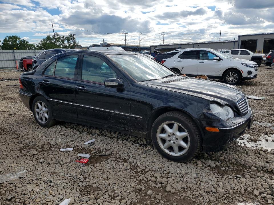 2002 Mercedes-benz C-klasse VIN WDBRF61J12F146373 COPART salvage auction — WATER/FLOOD, IL - SALVAGE CERT-FLOOD, sold $225 on 2026-07-15 (photo 4)