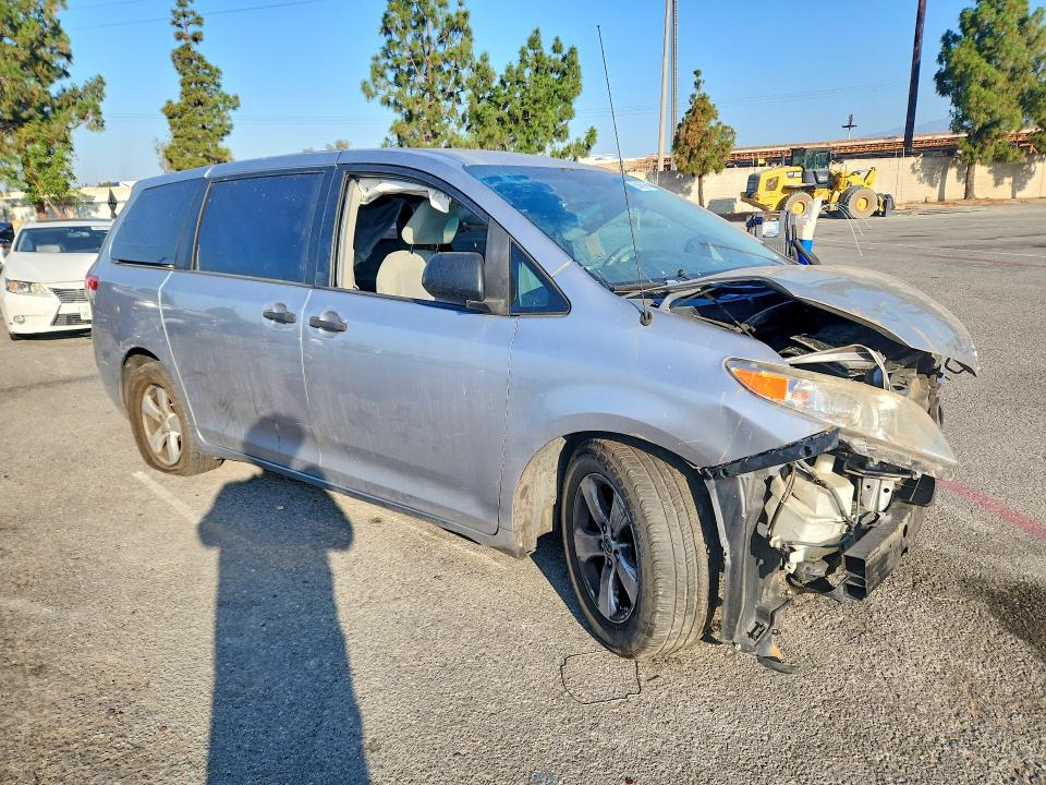 2013 Toyota Sienna VIN 5TDZK3DC7DS391089 COPART salvage auction — FRONT END, CA - SALVAGE CERTIFICATE, sold $200 on 2026-07-28 (photo 4)