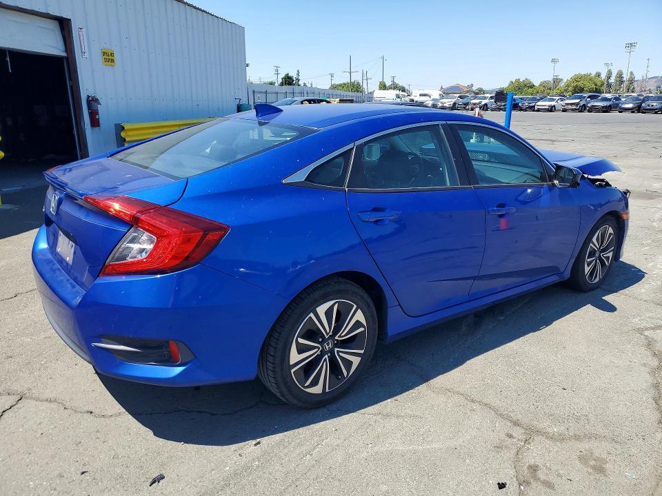 2017 Honda Civic VIN 19XFC1F70HE211262 COPART salvage auction — FRONT END, CA - SALVAGE CERTIFICATE, sold $3,850 on 2026-07-02 (photo 3)