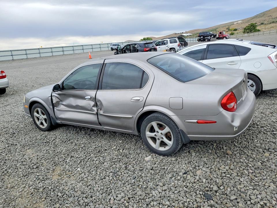 2000 Nissan Maxima VIN JN1CA31A5YT204700 COPART salvage auction — SIDE, Nv - Non-Repairable Vehicle Cert, sold $90 on 2026-07-02 (photo 2)