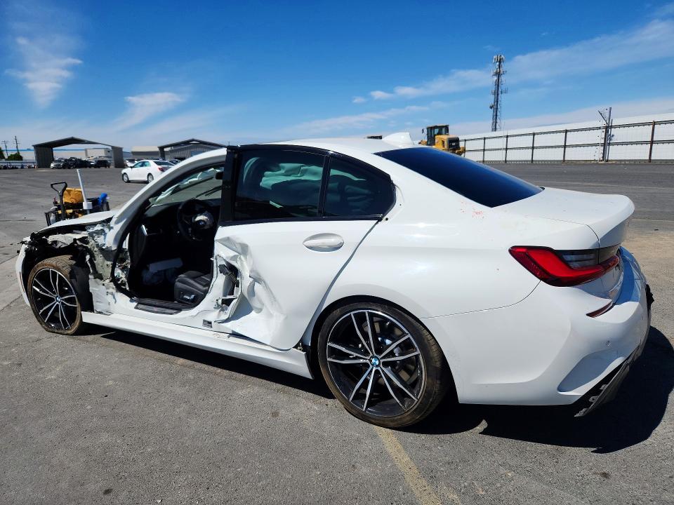 2019 BMW 3er VIN WBA5R1C54KAK06621 COPART salvage auction — SIDE, Salvage Title, sold $5,300 on 2026-07-30 (photo 2)